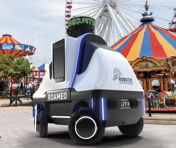 ROAMEO-Mobile-Security-Robot-at-amusement-park-Concept-Art-courtesy-of-RAD